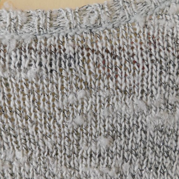 🦅  American Eagle Sparkle Silver V-Neck Sweater 🌳🍃 - Picture 13 of 13